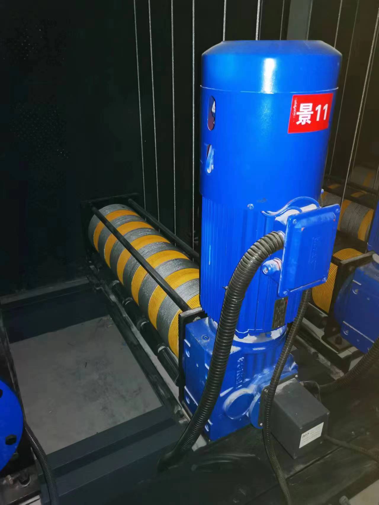 電動(dòng)吊桿機(jī)